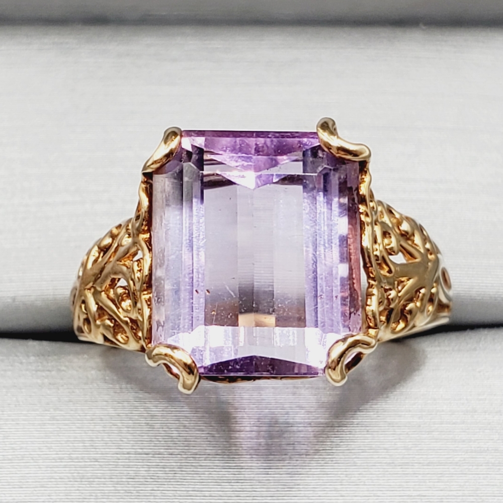 10k Solid Yellow Gold Genuine Purple Emerald Cut Amethyst Statement Ring - Picture 1 of 7